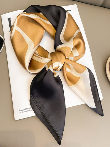 الأزهار المطبوعة الأزهار المطبوعة والقبعات