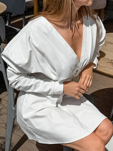 Manches longues plissées en vrac couleur unie à articulation à noix de taille en V en V Mini robe de chemise robe de chemise