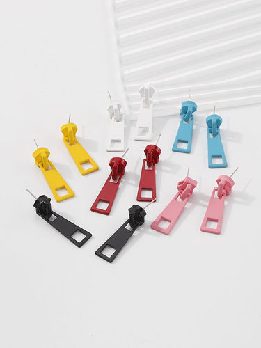Accesorios casuales de aretes de color sólido