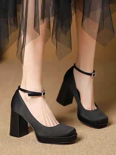 Pumps à lacets à lacets à toe à toe carré de Mary Janes