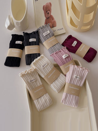 جوارب الدانتيل الأذن الخشبية المطوية