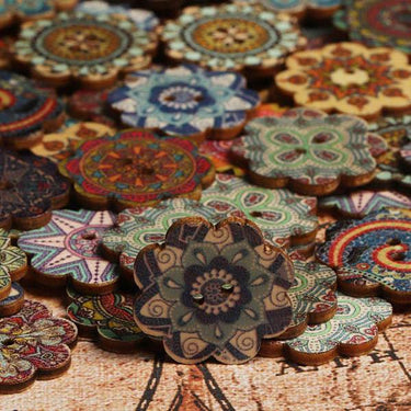 Etwa 100 pcs mehrfarbige Holzknöpfe