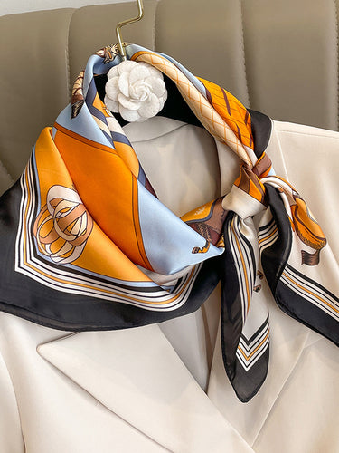 وشاح وقبعات مطبوعة على الحيوانات المربعة