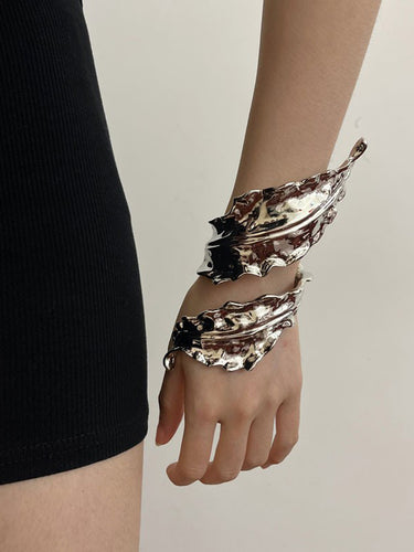 Accessori bracciale a colori solidi a pieghe geometriche lucenti