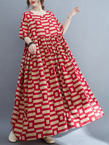 ゆるい半袖の格子縞のラウンドネックミディドレス