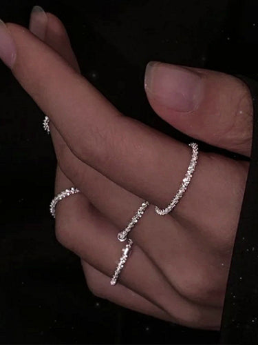 إكسسوارات كلاسيكية لامعة