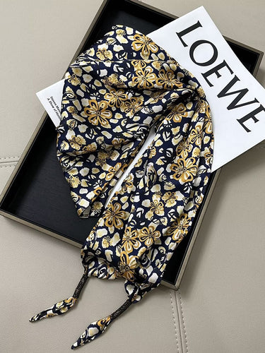 花柄のスカーフ