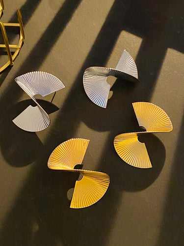 Asymmetrische geometrische Ohrringezubehör