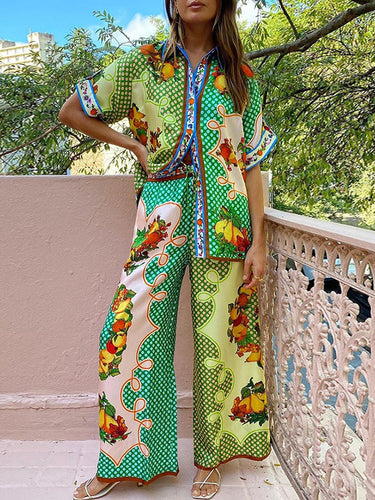 Couleurs de couleurs courtes en vrac Couleur de chemise à revers à imprimé floral et pantalon deux pièces ensemble