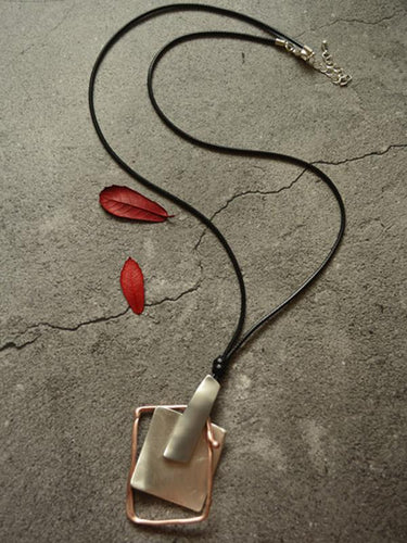 Colar de pingente de geometria simples