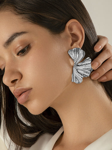 Accesorios de aretes de color sólido geométrico plisado