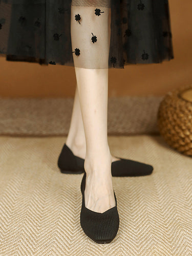 أحذية مسطحة ذات ألوان صلبة