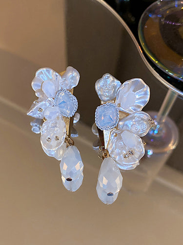 Stilvoller Strass -Perlenohrringszubehör