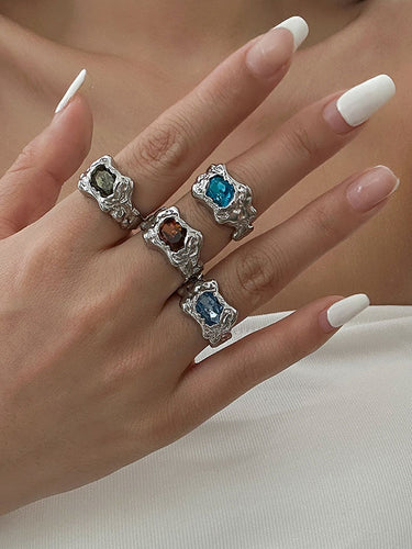 Accessori sugli anelli di pietre di corna geometrica