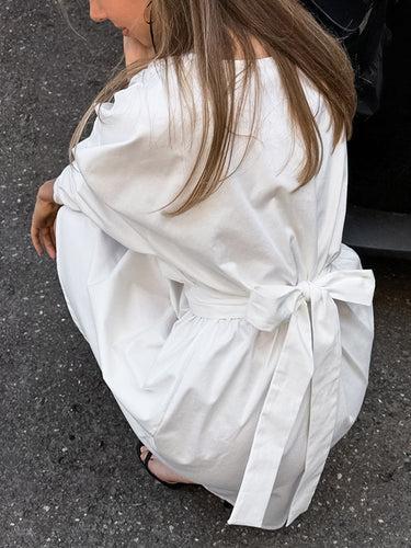 Manches longues plissées en vrac couleur unie à articulation à noix de taille en V en V Mini robe de chemise robe de chemise