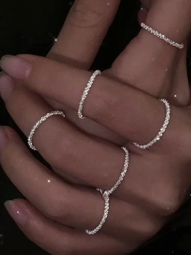 إكسسوارات كلاسيكية لامعة