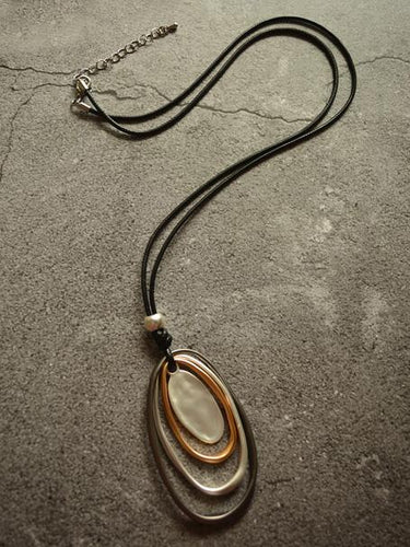 Collier long du cercle multicouche
