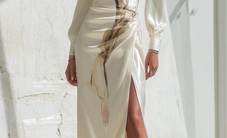 How to Dress for a Wedding Woman