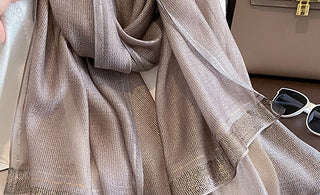 How to Dress with a Scarf