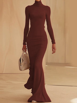What Color Shoes to Wear with Maroon Dress