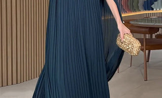 What Color Shoes to Wear with Teal Dress