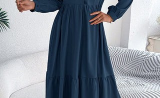 What Color Tights to Wear With Navy Dress