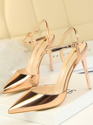 What Color Shoes to Wear with Champagne Dress
