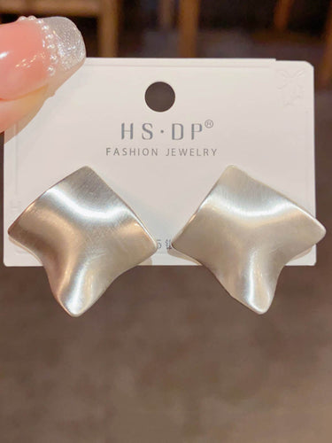 1773775 Geometric Earrings Accessories