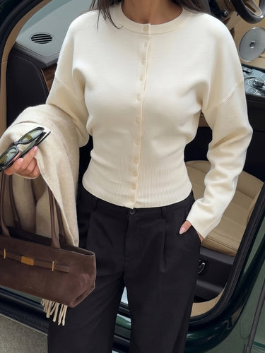 1858748