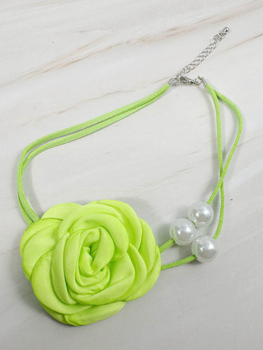 1784703 Three-Dimensional Flower Necklaces Accessories