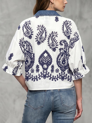 1771439 Blouses met ruchesmouwen, driekwartmouwen, geborduurde plooien en een splitrevers.&Shirts Tops
