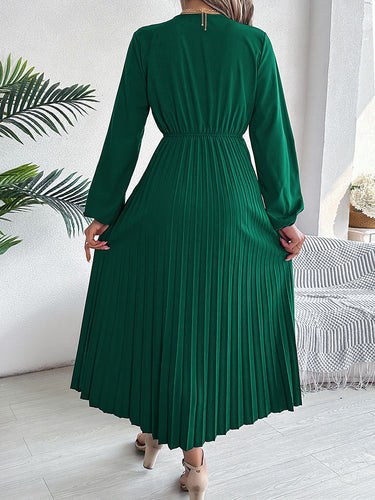 1755988 A-Line High Waisted Elasticity Pleated Solid Color V-Neck Maxi Dresses