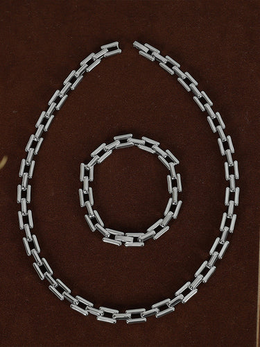 1687215