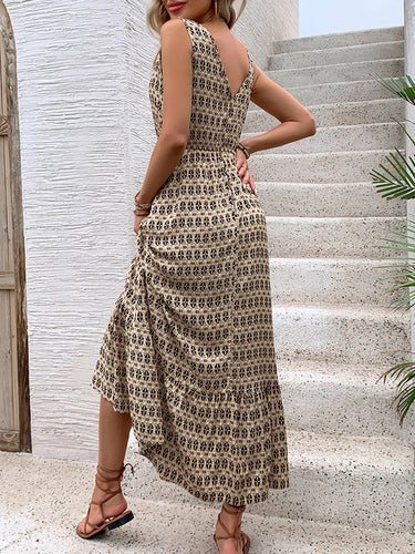 1768506 Vestidos maxi de cintura alta sem mangas contrastantes com estampa de cintura amarrada e decote em V