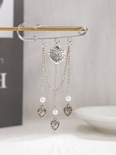 1782075 Heart Shape Brooch Accessories