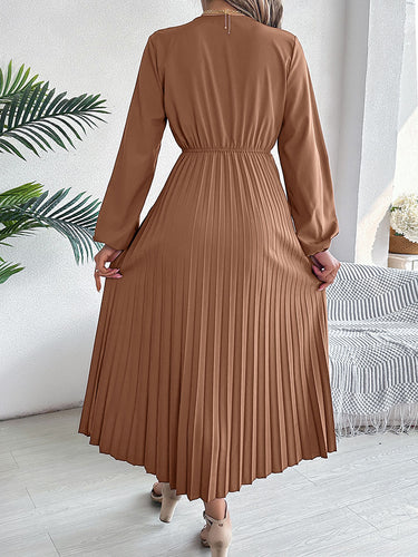 1755989 A-Line High Waisted Elasticity Pleated Solid Color V-Neck Maxi Dresses