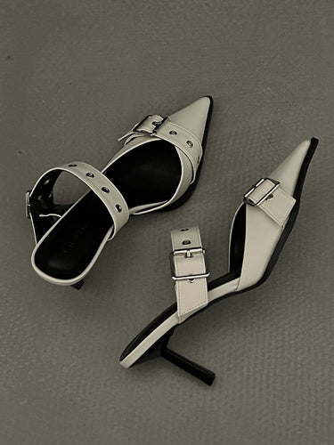 1752047 Pumps met puntige neus en gesp