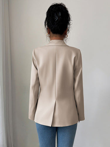 1733835 Langärmliger, locker sitzender Blazer mit geknöpften Taschen, einfarbigem Design und Reverskragen 