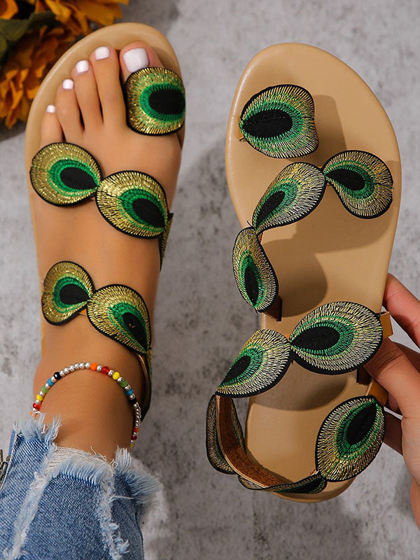 Elegante sandalen voor een strandbruiloft