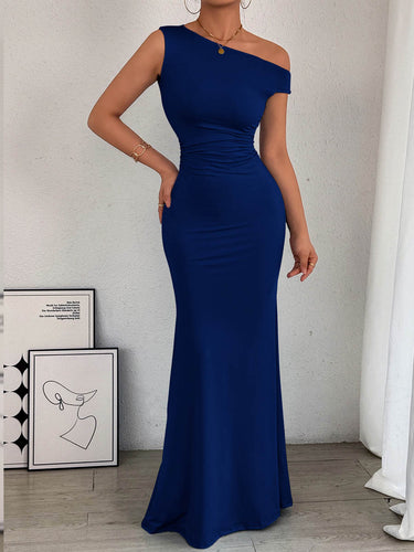 1754981 Bodycon hoog getailleerde asymmetrische geplooide effen kleur split-side one-shoulder maxi-jurken