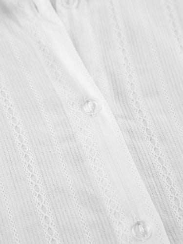 1746642 Langärmlige, locker sitzende Blusen und Hemden in Unifarbe mit Knopfleiste und gestreiftem Reverskragen 