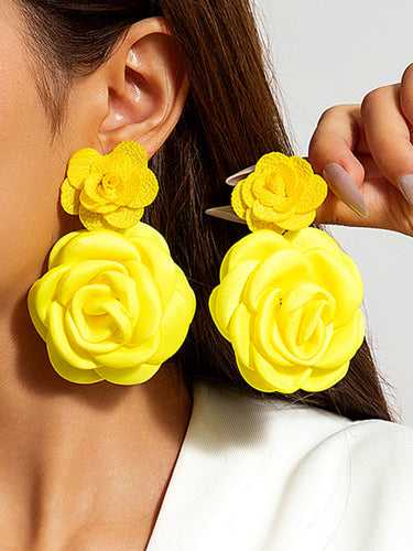 1786524 Flower Shape Drop Earrings