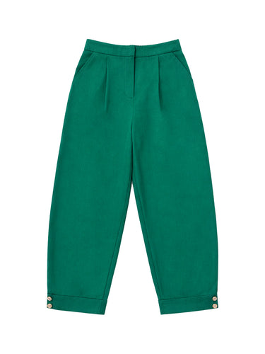 Hochtaillierte, weite Hose mit Falten und geteilten Gelenken 