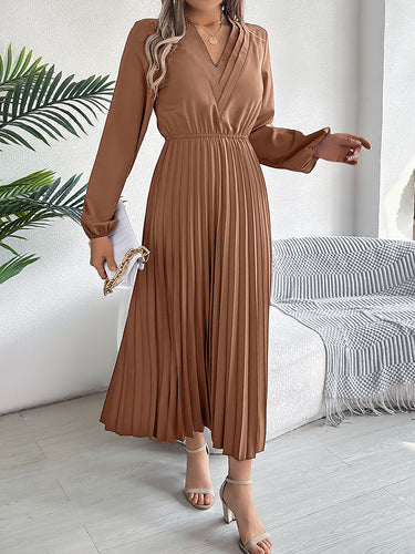 1755991 A-Line High Waisted Elasticity Pleated Solid Color V-Neck Maxi Dresses