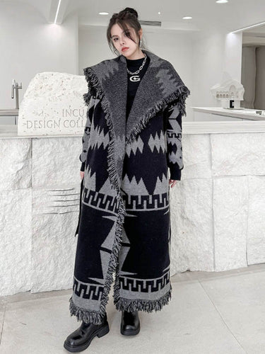 1720255 Long Sleeves Loose Contrast Color Geometric Split-Joint Tasseled Lapel Outerwear Overcoat