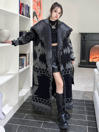 1720254 Long Sleeves Loose Contrast Color Geometric Split-Joint Tasseled Lapel Outerwear Overcoat