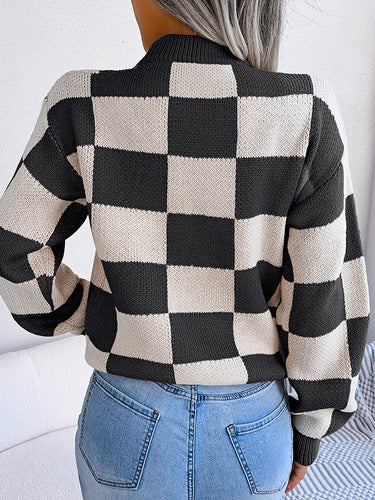 1713679 Long Sleeves Loose Contrast Color Plaid Round-Neck Sweater Tops