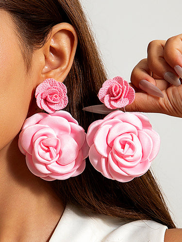 1786525 Flower Shape Drop Earrings