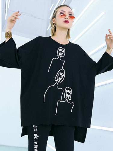 T-shirt ricamato in bianco e nero sciolto