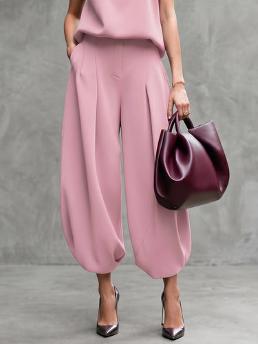 Calça cropped cintura alta com bolsos plissados ​​cor sólida